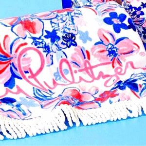 Brand New Lilly Pulitzer Beach Towel in Resort White Party Like A Lobs-t…